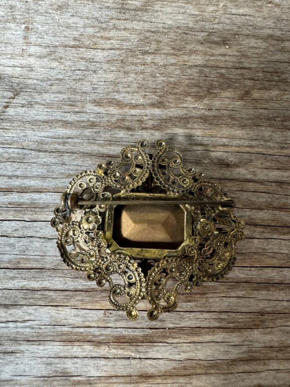 Vintage Red Glass Rhinestone Brooch Pin Gold Tone Filigree Victorian Revival 2” - Picture 5 of 5